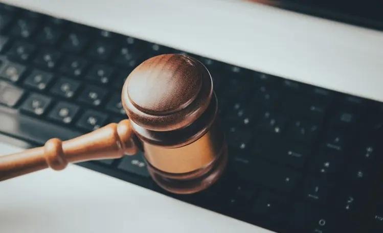 marteau_justice_clavier