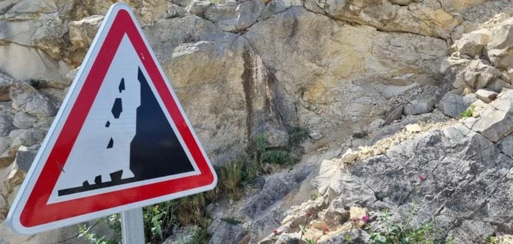 Attention éboulement 