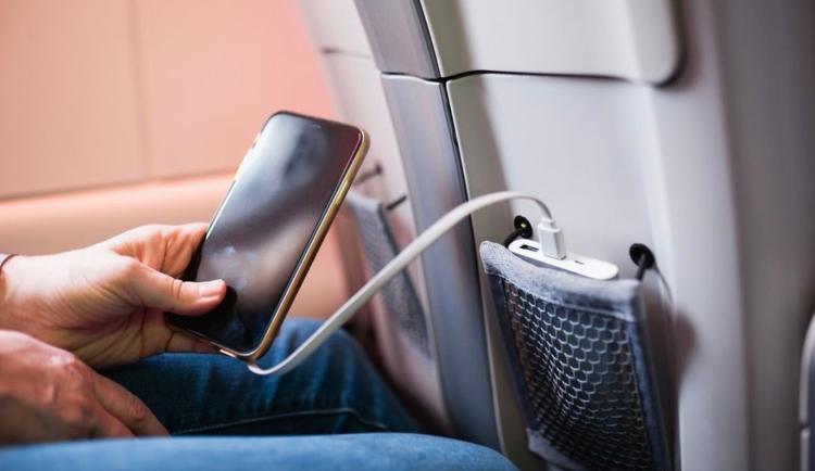 Téléphone batterie externe en avion