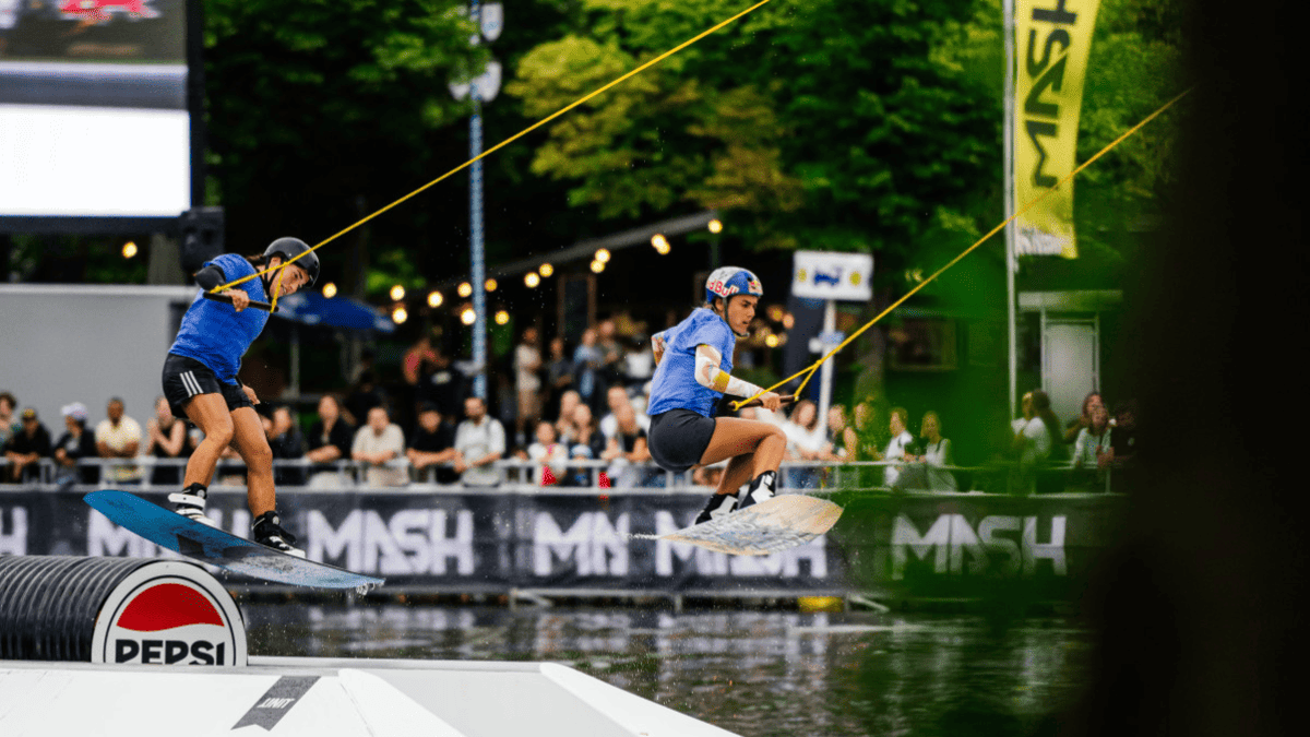photo d'une wakeboardeuse au festival MASH 