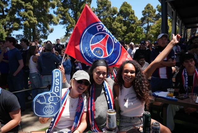 Les supporters du PSG lors de la Watch Party organisée au Penmar par France Club USA pour la finale de la League des Champions