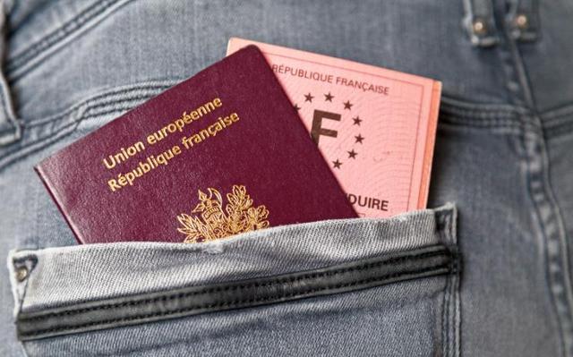 passeport français