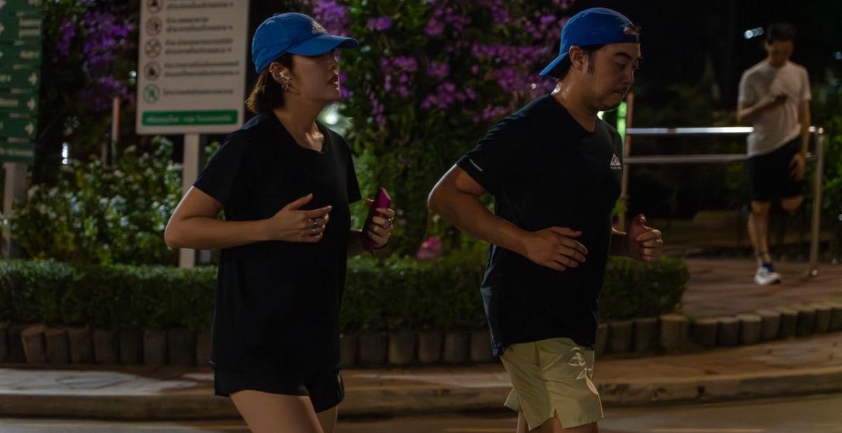 Jogging nocturne thaïlandais 