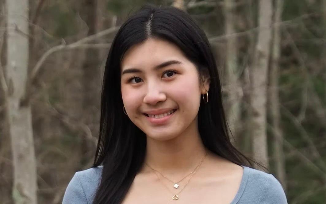 Étudiante thaïe inventeuse de nid en plastique 