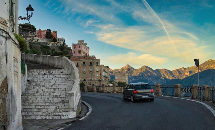 Voiture_route_Italie