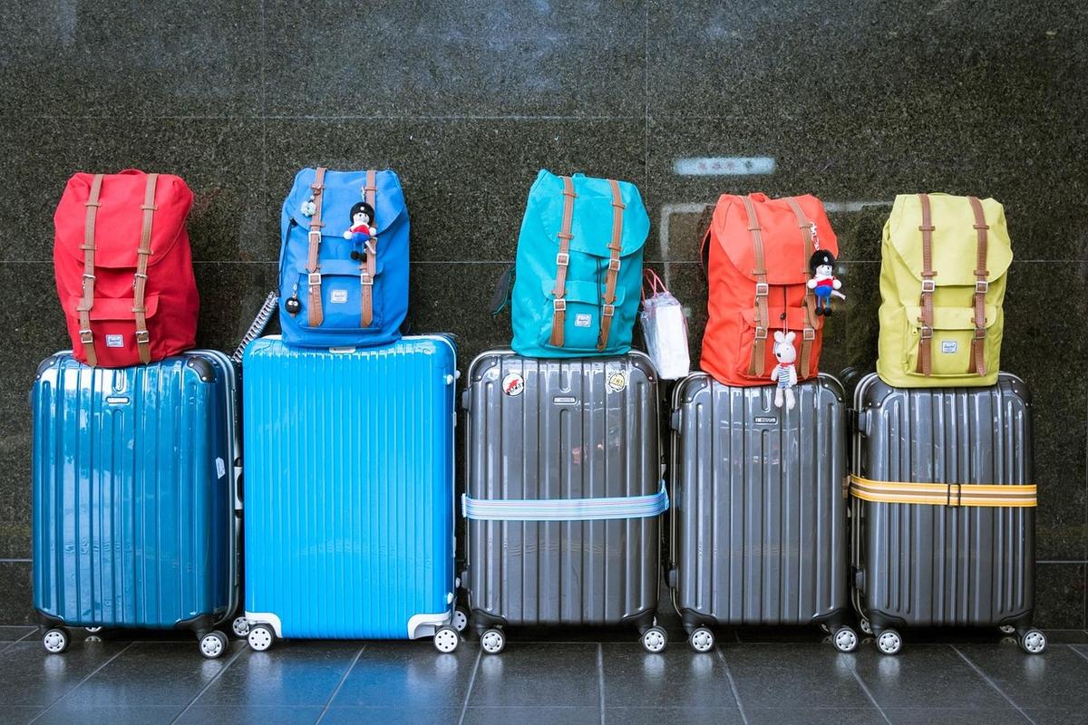 tookapic-luggage-933487_1280