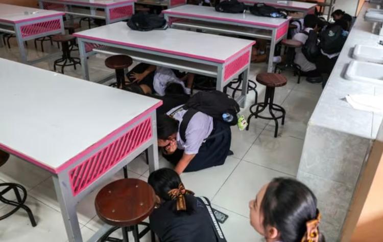 Exercice sécurité école Thaïlande 