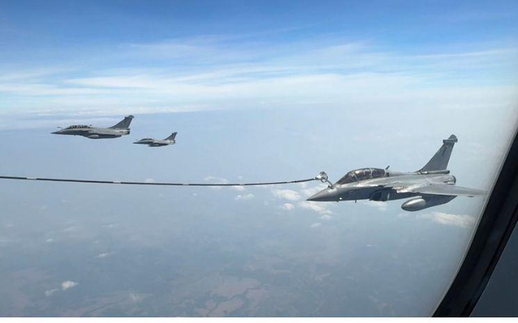L’A330 MRTT baptisé « Phénix » est l’avion militaire multirôle de l’Armée de l’Air et de l’Espace française capable d’assurer des missions de ravitaillement en vol de Rafale