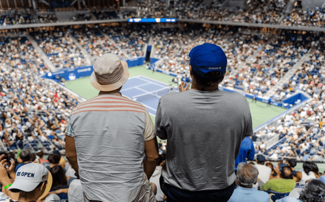 Spectateurs regardent du tennis à l'US Open.