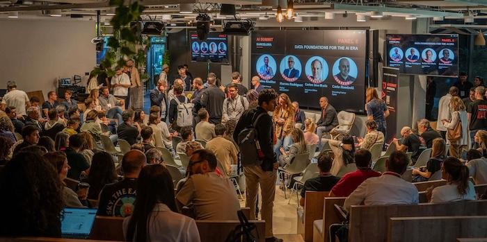 public à l'AI Summit Barcelona lors d'un talk
