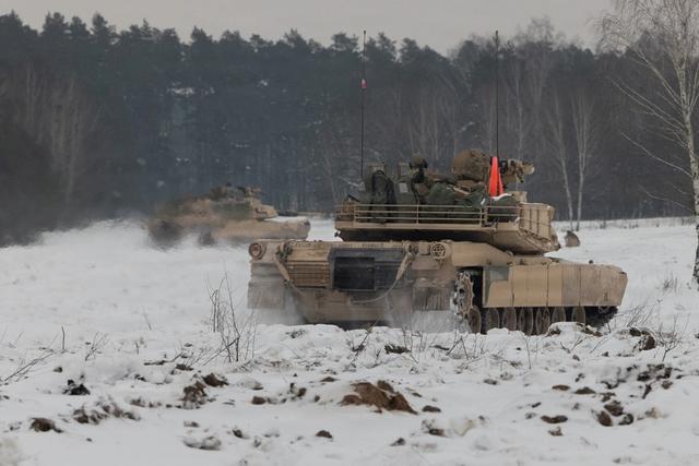 Exercice militaire en Pologne chars américains Abrams, Guerre en Ukraine, OTAN
