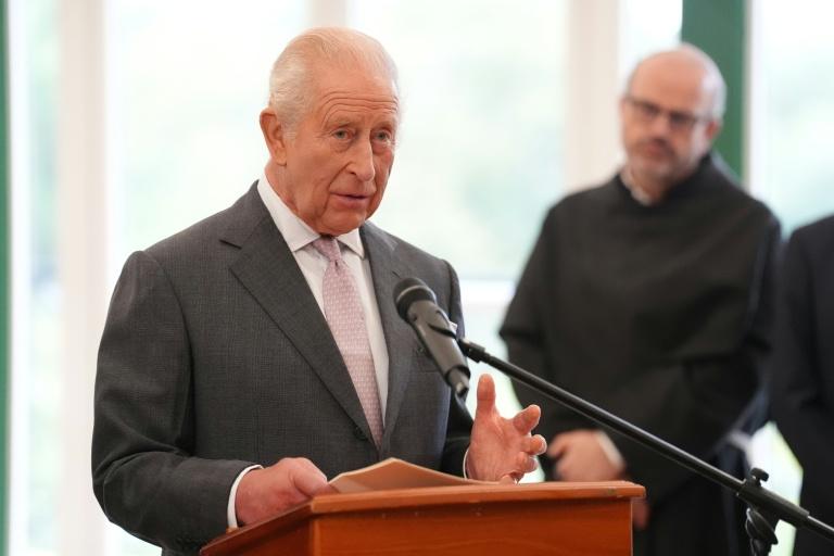 En Ecosse, Charles III met en garde les géants de la tech contre les "risques existentiels" de l'IA