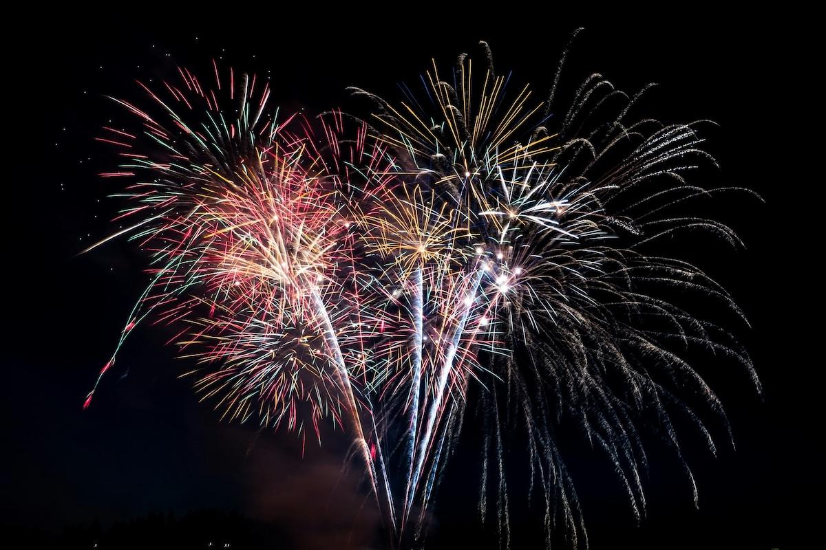 nuit de feux d'artifice à valence