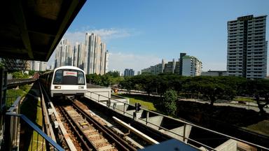 le mrt à singapour, métro de qualité et innovant va augmenter 