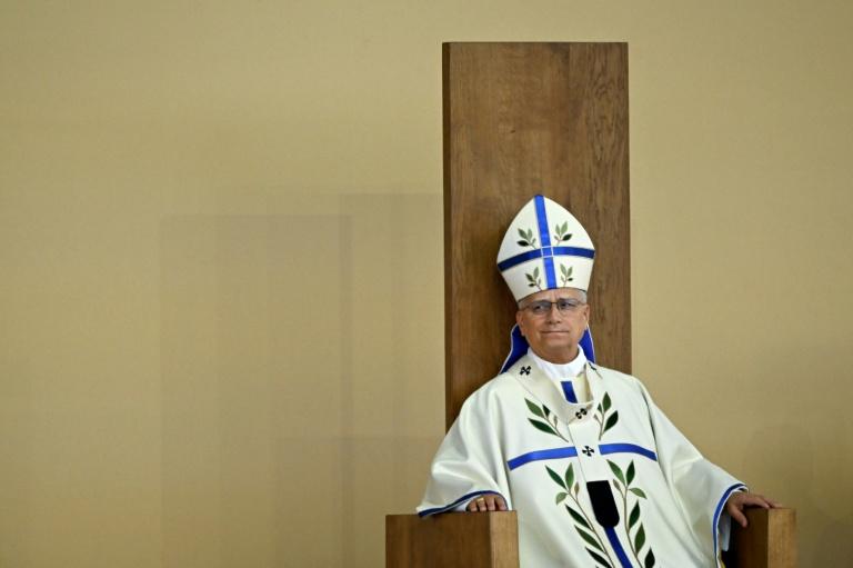 Le pape Léon XIV, acclamé par une marée humaine, célèbre une messe géante à Paris