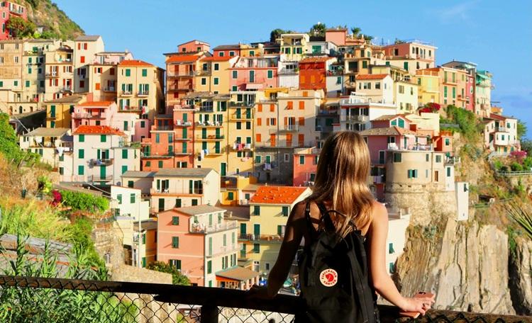 touriste_village_italie