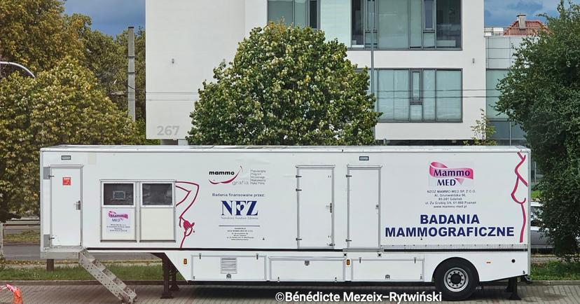Mammobus unité médicale mobile pour le dépistage du cancer du sein 
