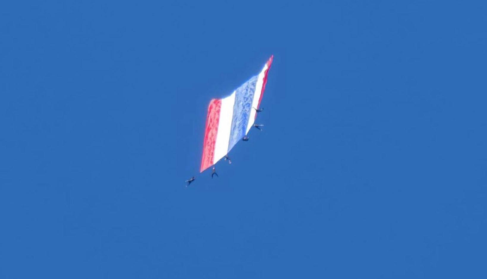 Drapeau thaï record dans les airs 