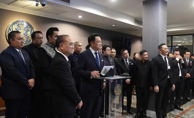 Gouvernement thaï en conférence de presse
