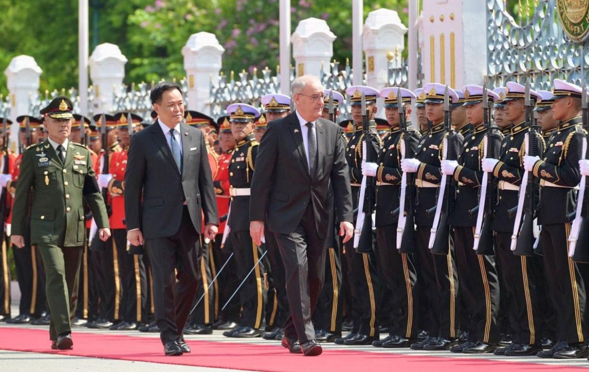 Président suisse accueilli en Thaïlande par le Premier ministre 