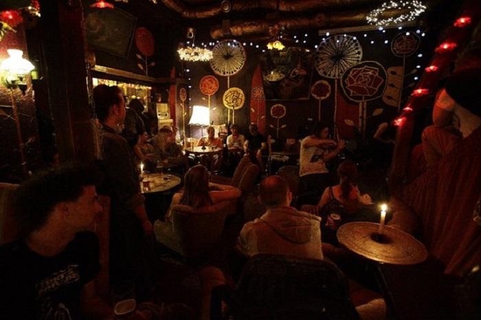 283394_230960243610413_4094451_n