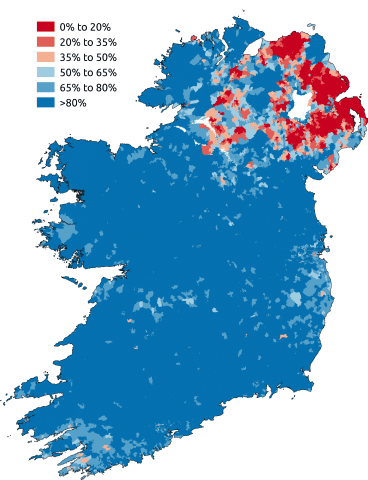 Proportion de gens qui ont répondu être catholiques en Irlande en 2011. Les régions en rouge sont celles où les Catholiques sont en majorité.