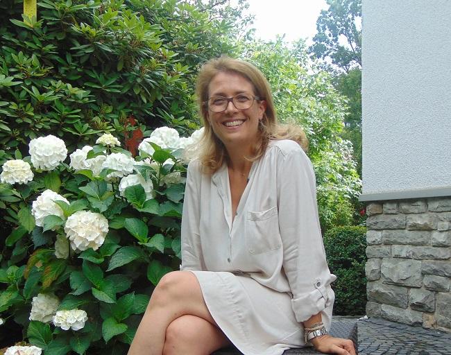 Caroline Klein-"Je suis un peu comme la maman des familles françaises"