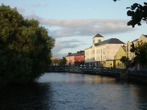 Sligo_garavogue_river_in_the_evening