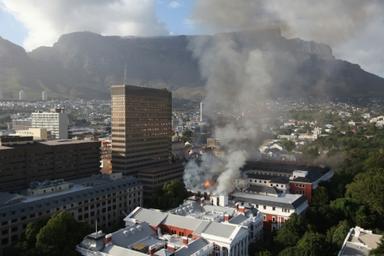 L'incendie du parlement sud-africain