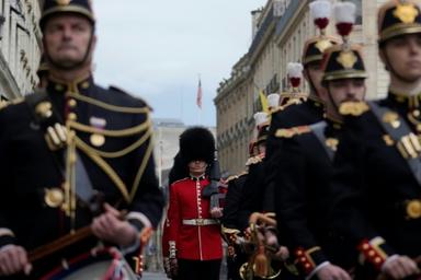 Entre l'Elysée et Buckingham, relève de la garde croisée pour célébrer 120 ans d'Entente cordiale