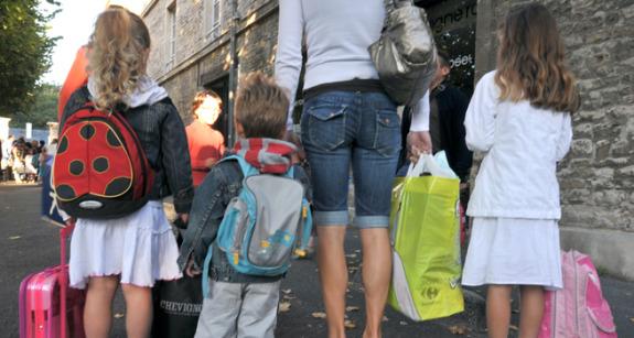 afp. femme ac enfants