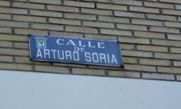 plaque de la rue arturo soria à Madrid