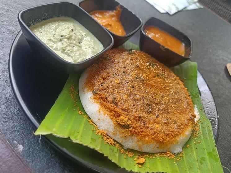 un uttapam, un autre mets indien au petit déjeuner