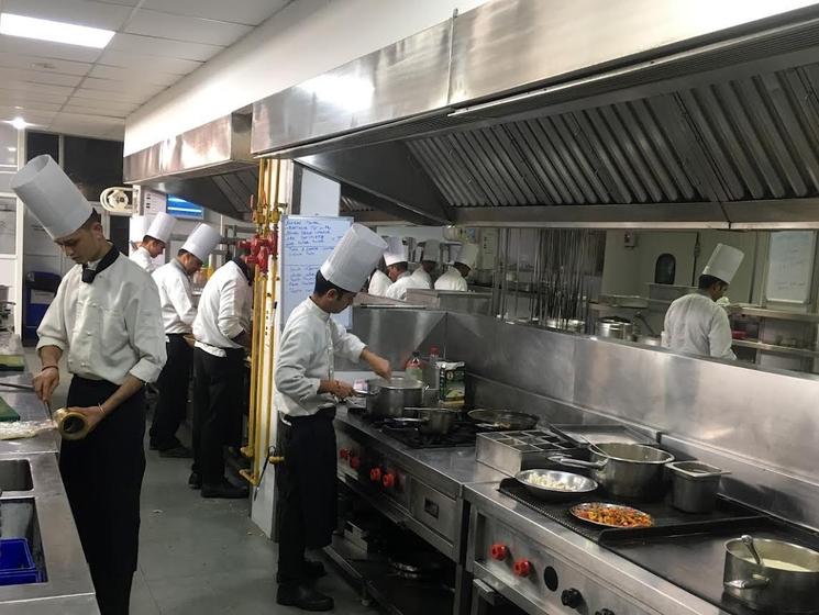 indian hospitality une cuisine de restaurant en inde