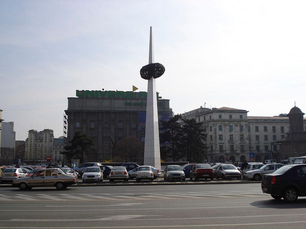 monument-bucarest-revolution-pomme-de-terre