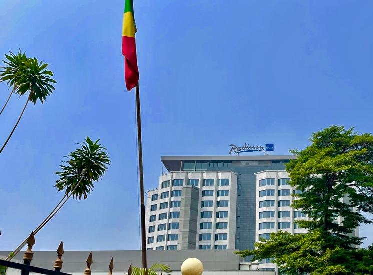 Radisson Blue Mbamou