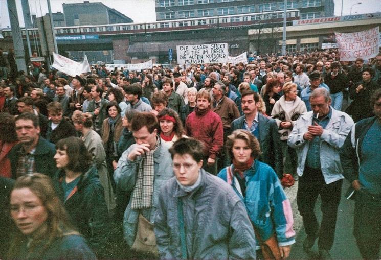 Début de la manifestation sur l'Alexander platz ©Ralph Roletscheck