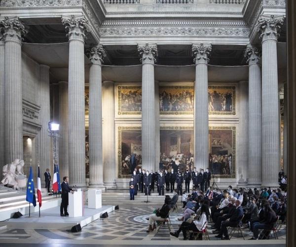 patricia rios naturalisée française macron