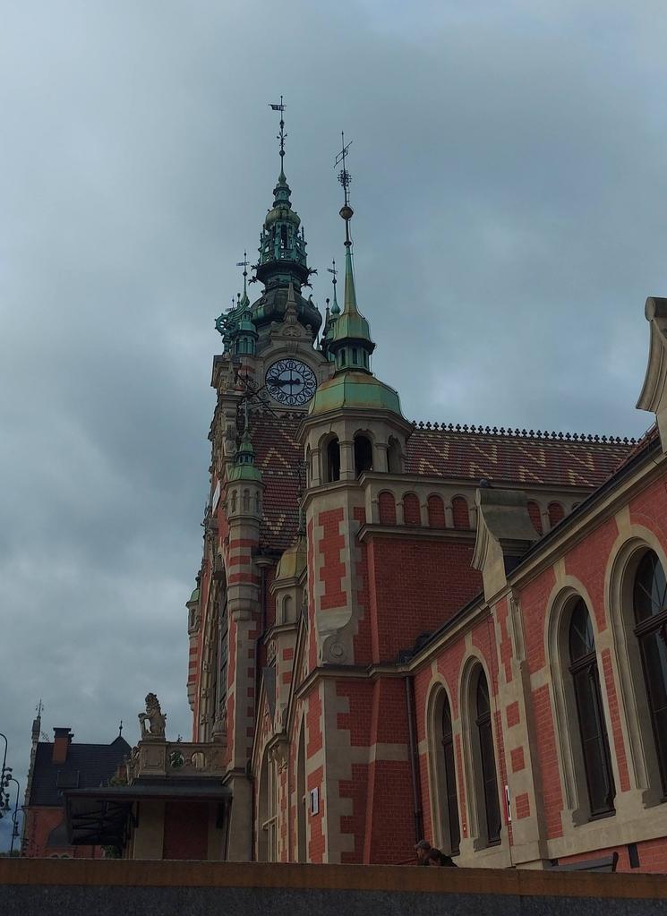 Gare centrale de Gdańsk sous un ciel plombé, Photo Léonie Delahoutre pour Lpj.com Varsovie