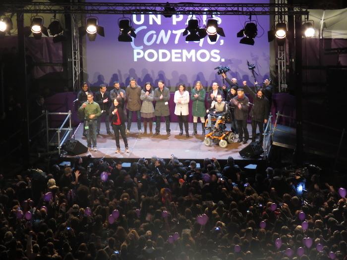 Les membres de Podemos fêtent leur 1ere Victoire aux élections générales du 20 décembre 2015, avec 69 sièges