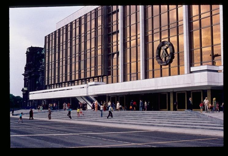 Palast der Republik, 1976 © Stadtmuseum Berlin - Archiv Rolf Goetze