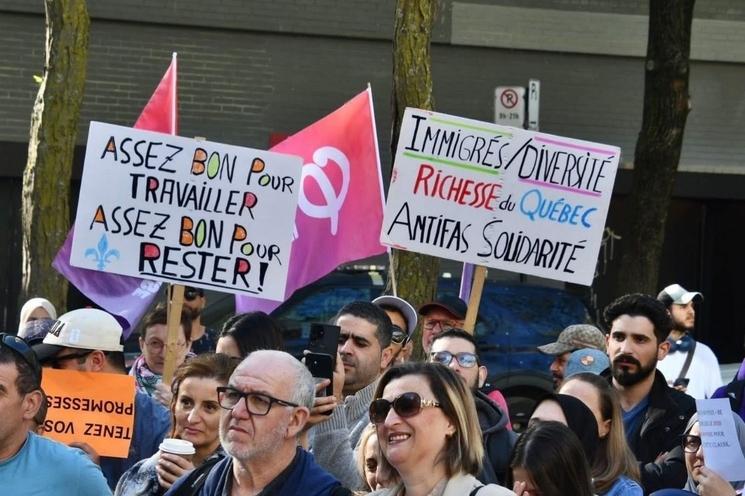 PEQ : manifestants devant le MIFI