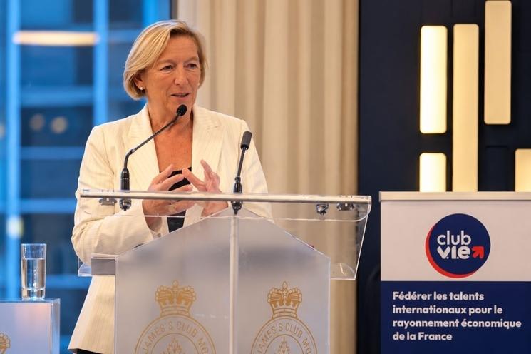 Hélène Farnaud-Defromont, ambassadrice de France au Canada