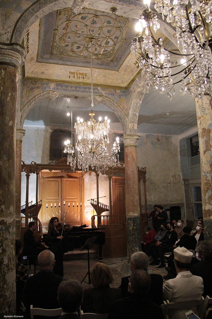 Concert "Sons espagnols dans l'empire ottoman" donné par Ulrich Mertin, Nermin Kaygusuz et Serdar Somuncu à la synagogue Hevra dans le cadre du 3ème Festival de Culture Sépharade et de la synagogue Etz Hayim à Kemeraltı, Izmir