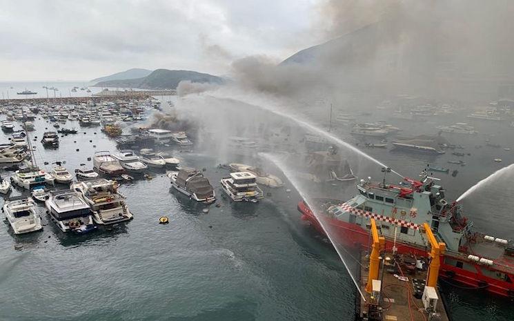 Incendie bateaux Aberdeen Hong Kong