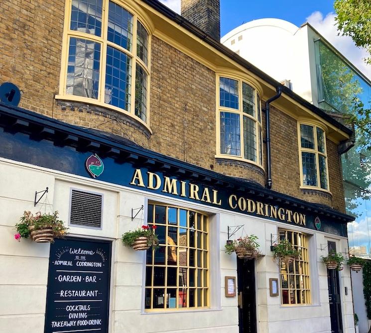 L'afterwork frogsinlondon aura lieu au pub Admiral Codrington de Chelsea