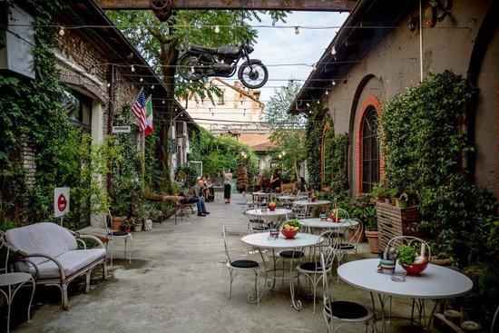 al cortile milan