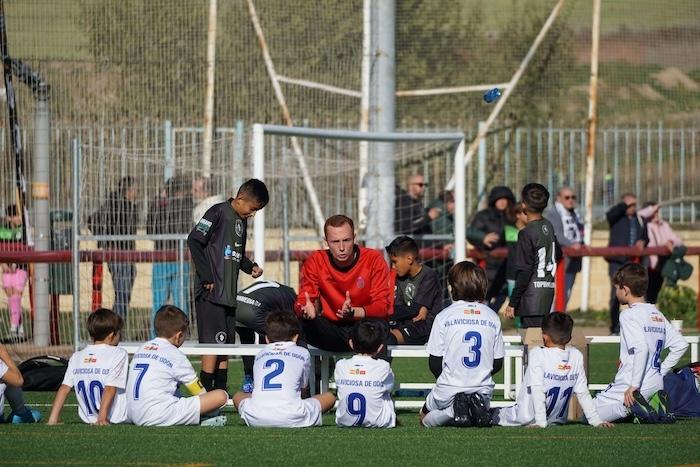 Alexis Haecker en train d'entrainer son club à madrid