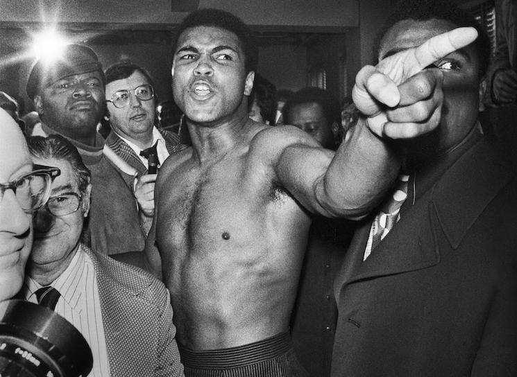 Ali vs. Frazier Ali pointing his finger 26 LAF105485 15 bis Manhattan, New York City, NY. 23 janvier 1974.