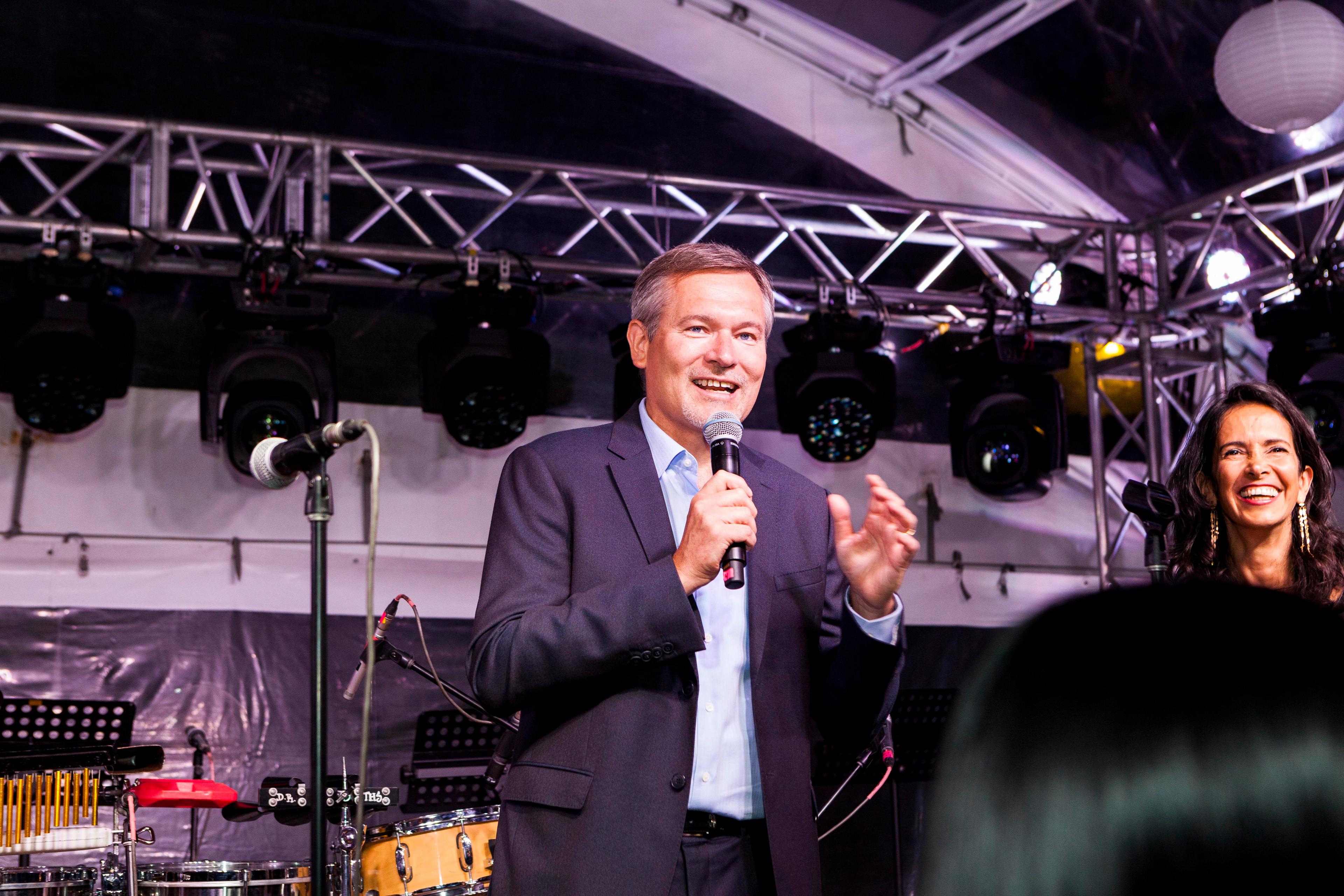 bal 14 juillet yuri buenaventura celebrations ambassade ambassadeurs Gauthier Mignot Concert Club Concorde Bogota accueil